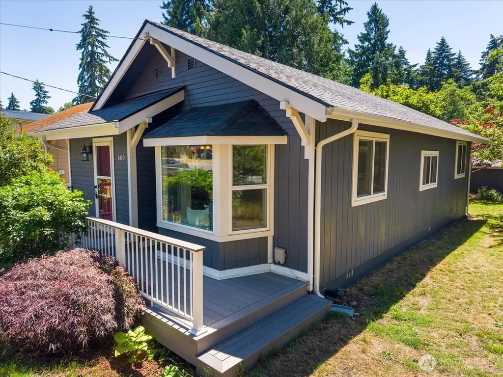 1419 S 129th Street Burien WA 98168