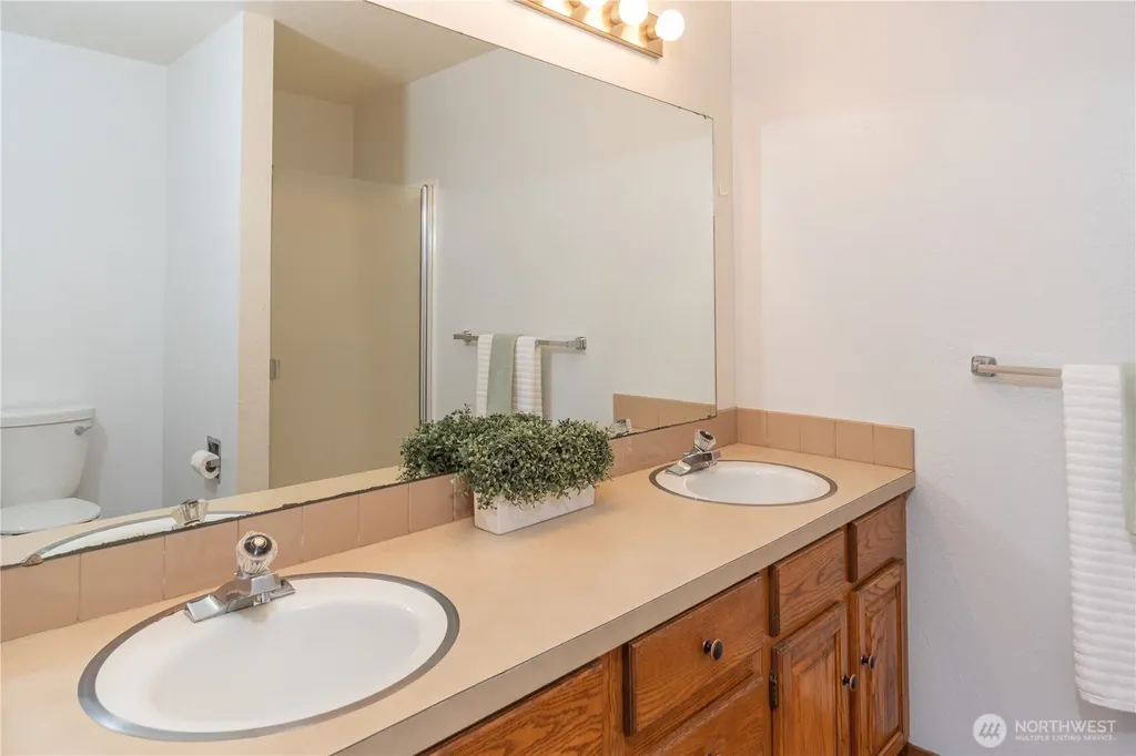 101 Highland Greens Port Ludlow WA 98365