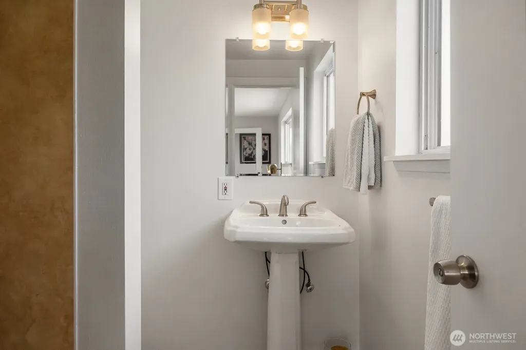 8132 208th Place SW Edmonds WA 98026