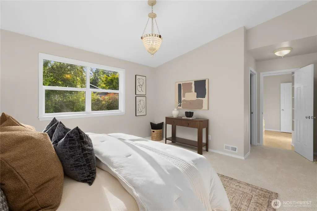 7539 33rd Avenue NE Seattle WA 98115