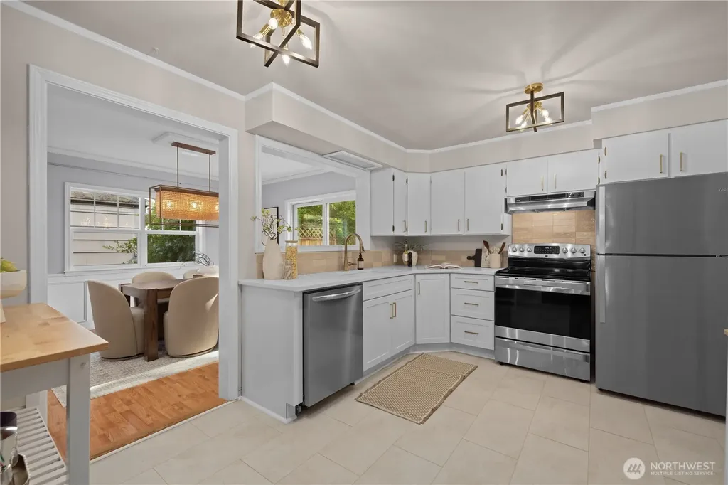 7539 33rd Avenue NE Seattle WA 98115