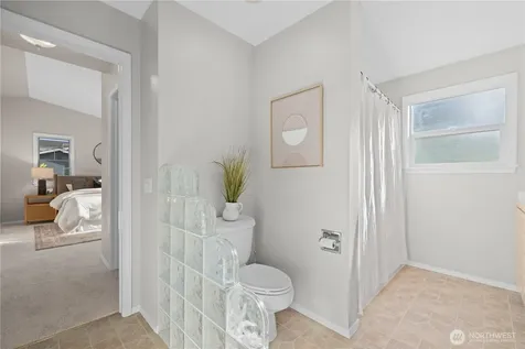 7539 33rd Avenue NE Seattle WA 98115