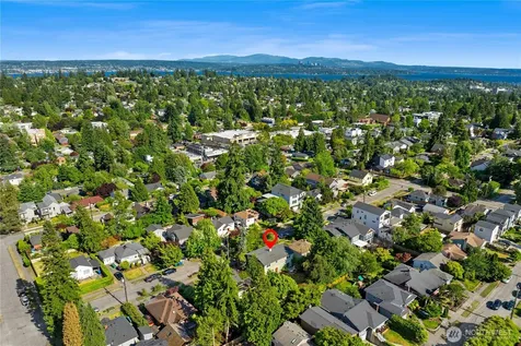 7539 33rd Avenue NE Seattle WA 98115