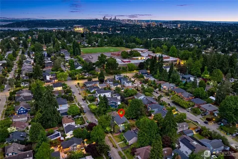 7539 33rd Avenue NE Seattle WA 98115