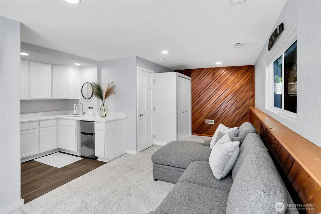 3605 225th Place SW Mountlake Terrace WA 98043