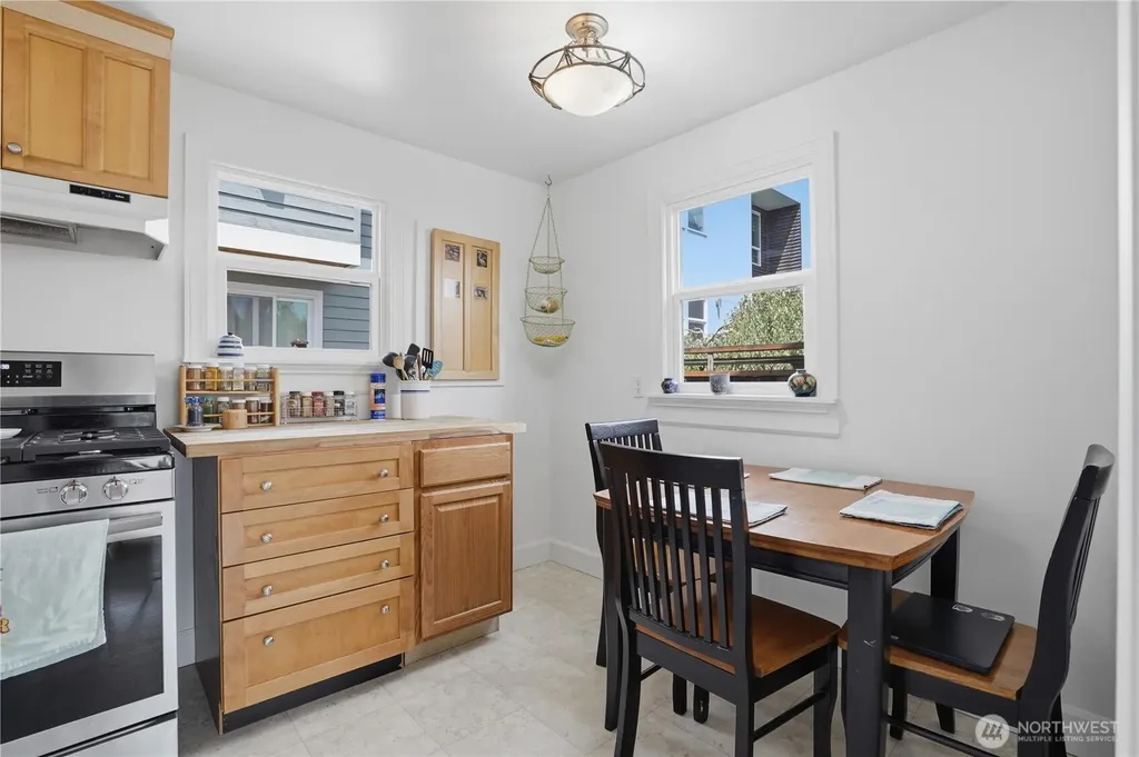 3637 22nd Avenue W Seattle WA 98199