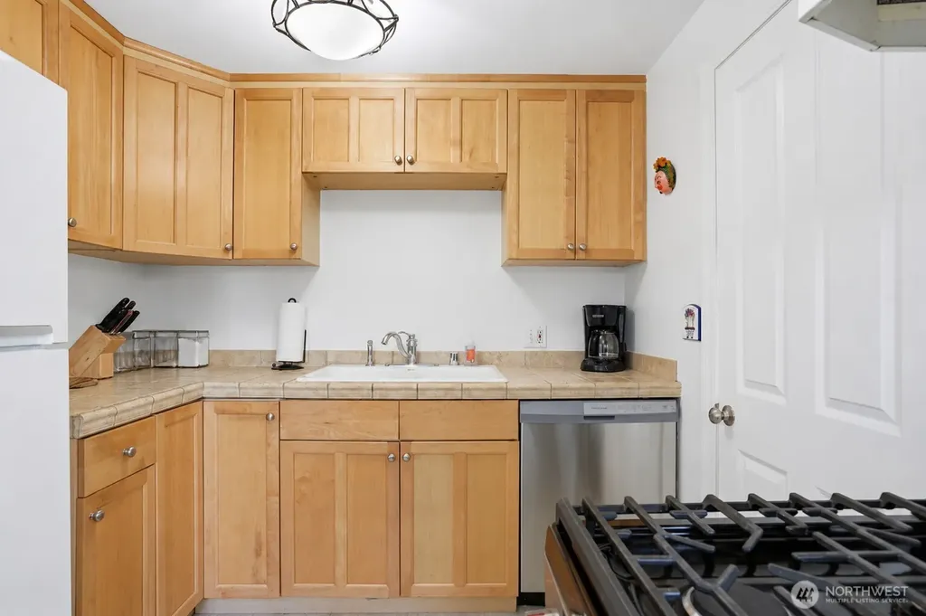 3637 22nd Avenue W Seattle WA 98199
