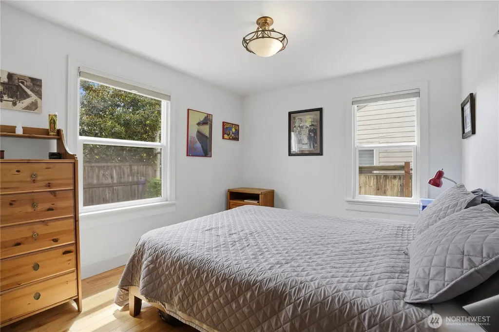 3637 22nd Avenue W Seattle WA 98199
