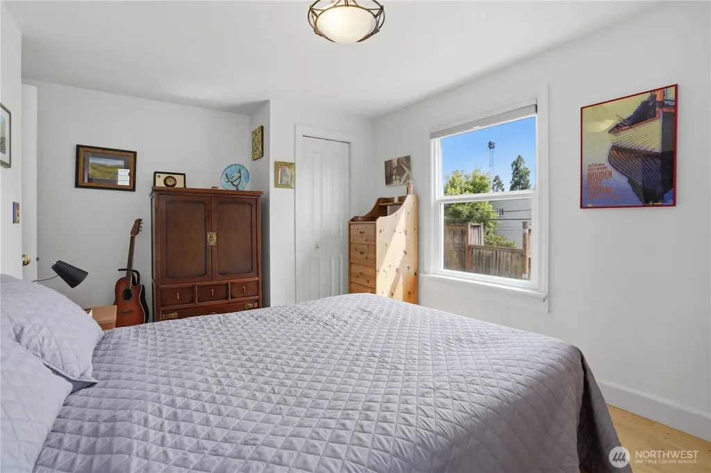 3637 22nd Avenue W Seattle WA 98199