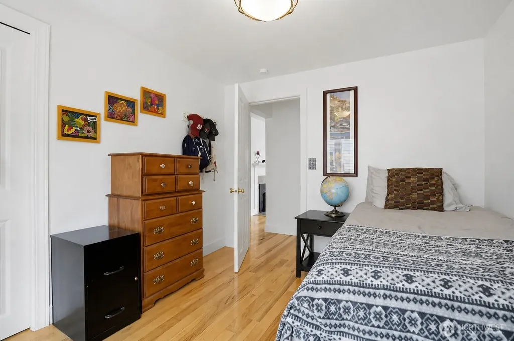 3637 22nd Avenue W Seattle WA 98199