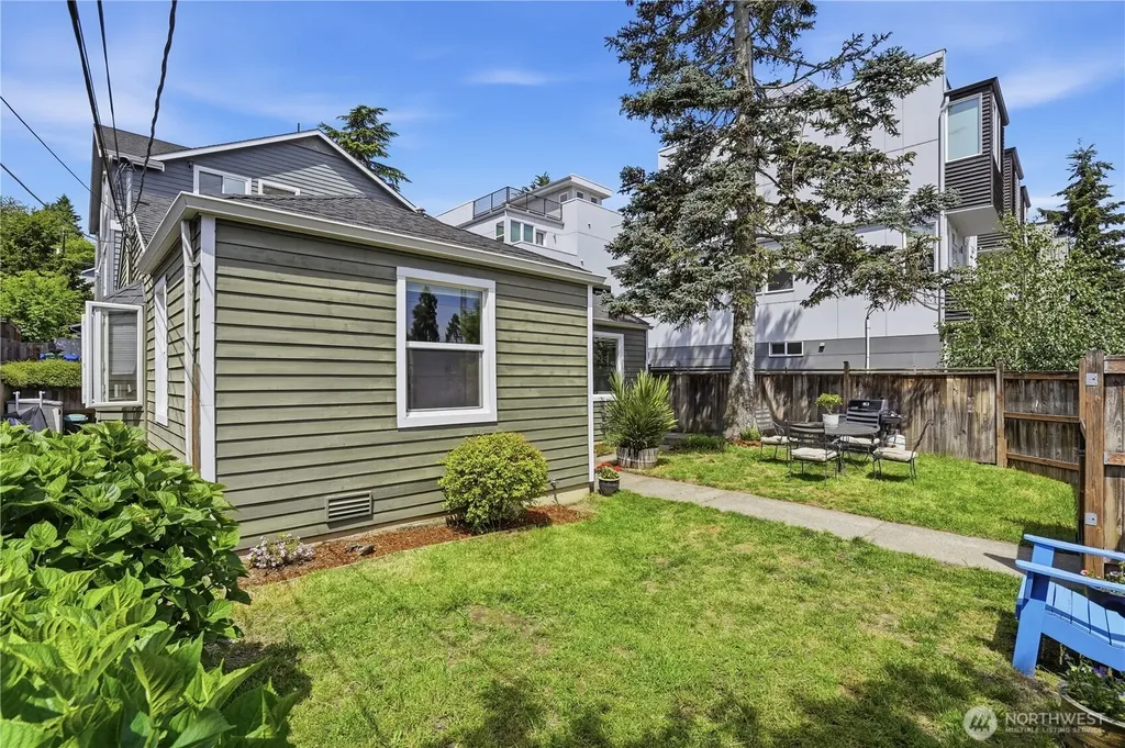 3637 22nd Avenue W Seattle WA 98199