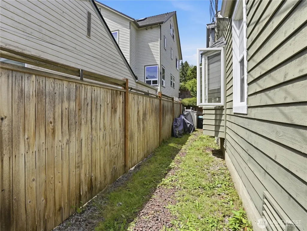 3637 22nd Avenue W Seattle WA 98199