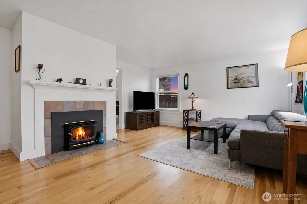 3637 22nd Avenue W Seattle WA 98199