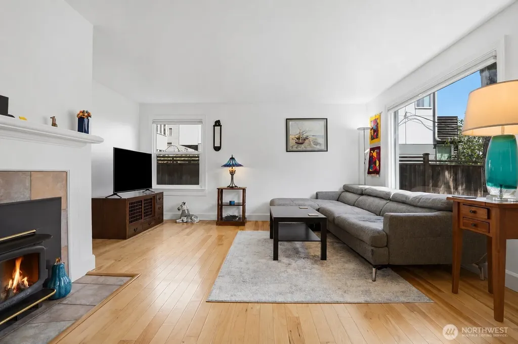 3637 22nd Avenue W Seattle WA 98199