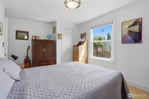 3637 22nd Avenue W Seattle WA 98199