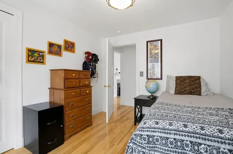 3637 22nd Avenue W Seattle WA 98199