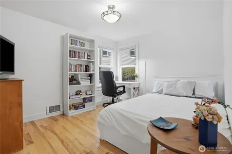 3637 22nd Avenue W Seattle WA 98199