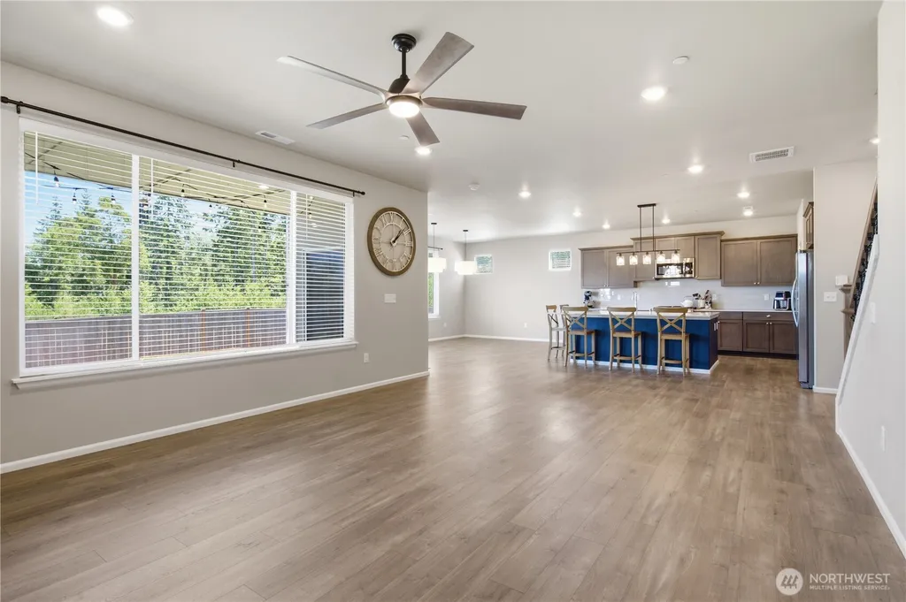 1170 Baker Heights Loop Bremerton WA 98312