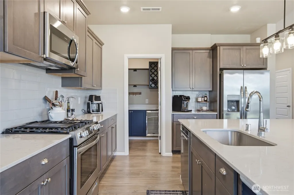 1170 Baker Heights Loop Bremerton WA 98312
