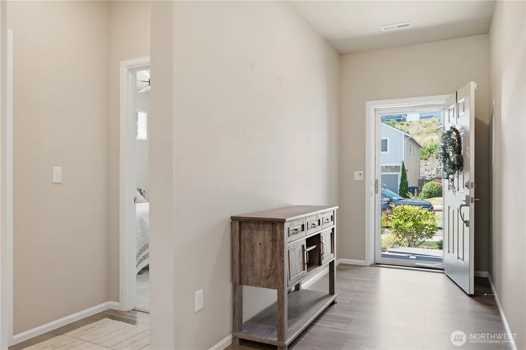 1170 Baker Heights Loop Bremerton WA 98312