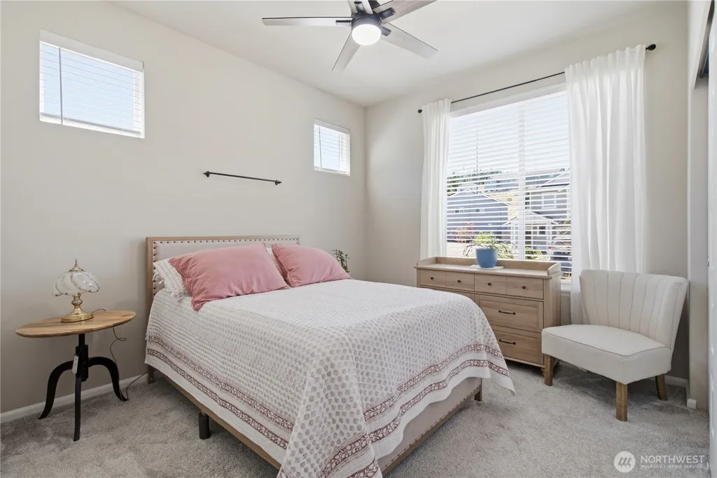 1170 Baker Heights Loop Bremerton WA 98312