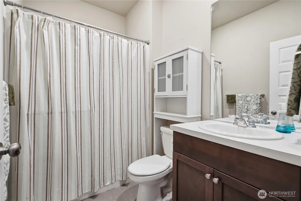 1170 Baker Heights Loop Bremerton WA 98312
