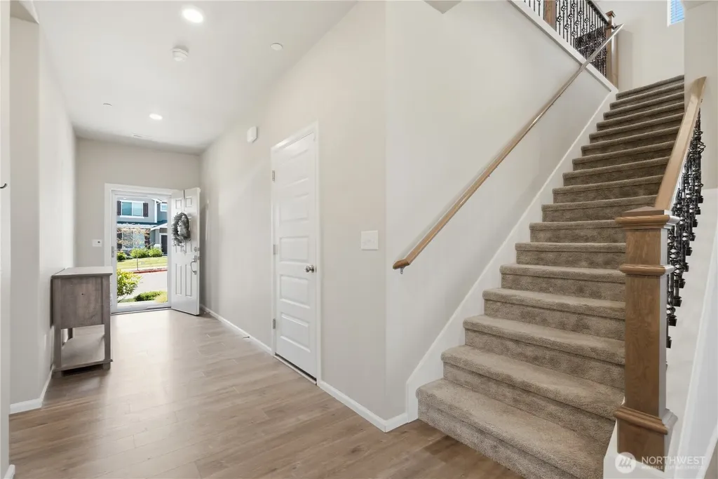 1170 Baker Heights Loop Bremerton WA 98312