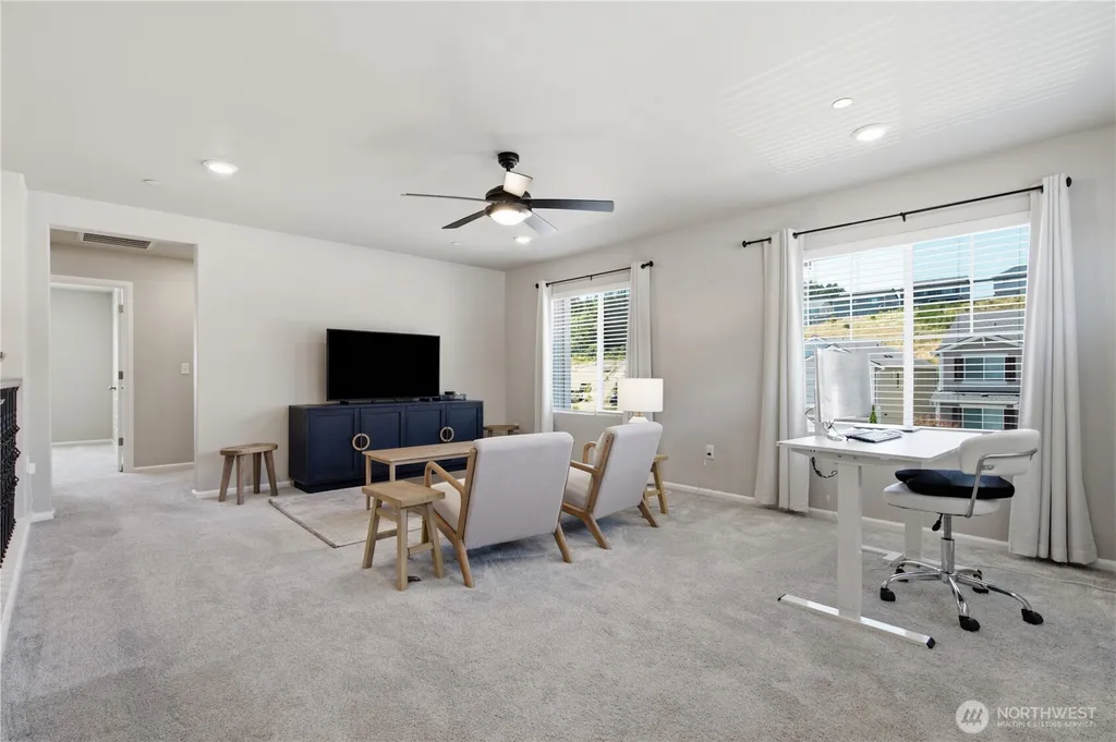 1170 Baker Heights Loop Bremerton WA 98312