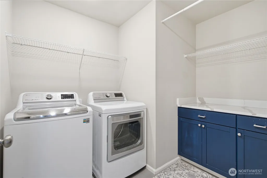 1170 Baker Heights Loop Bremerton WA 98312