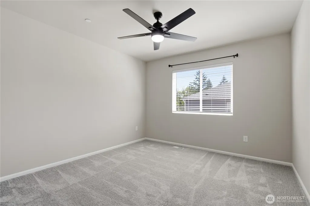 1170 Baker Heights Loop Bremerton WA 98312