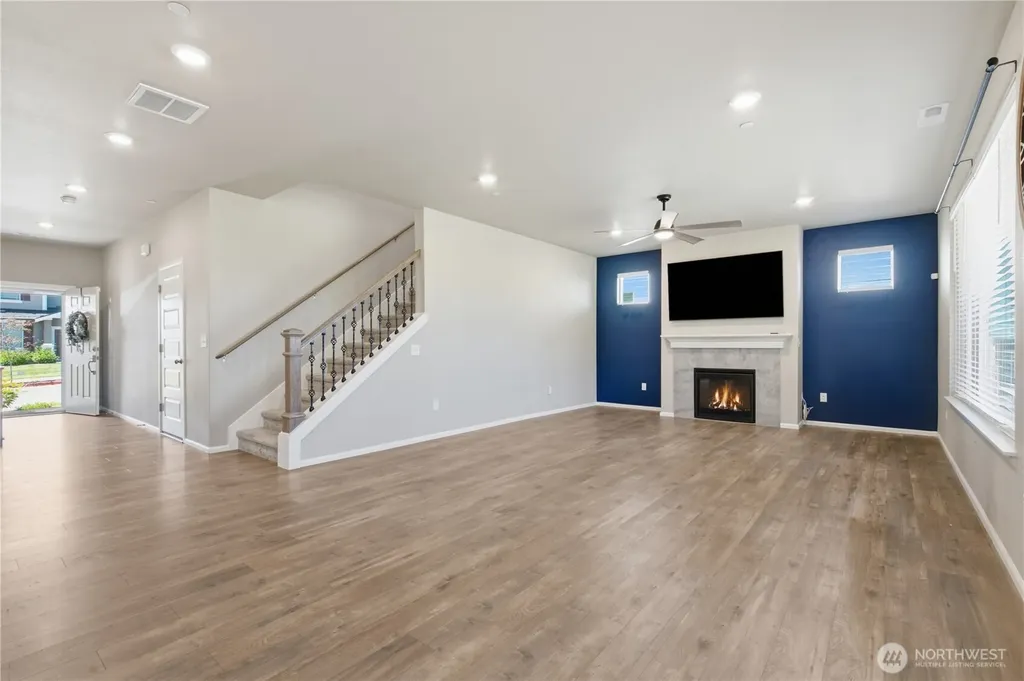 1170 Baker Heights Loop Bremerton WA 98312