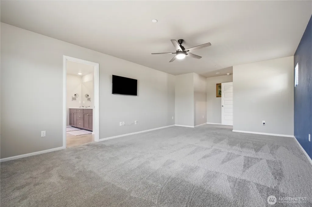 1170 Baker Heights Loop Bremerton WA 98312