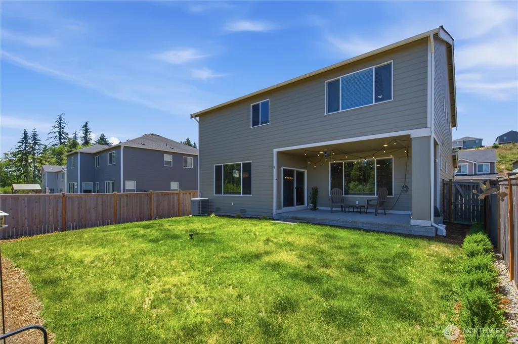 1170 Baker Heights Loop Bremerton WA 98312