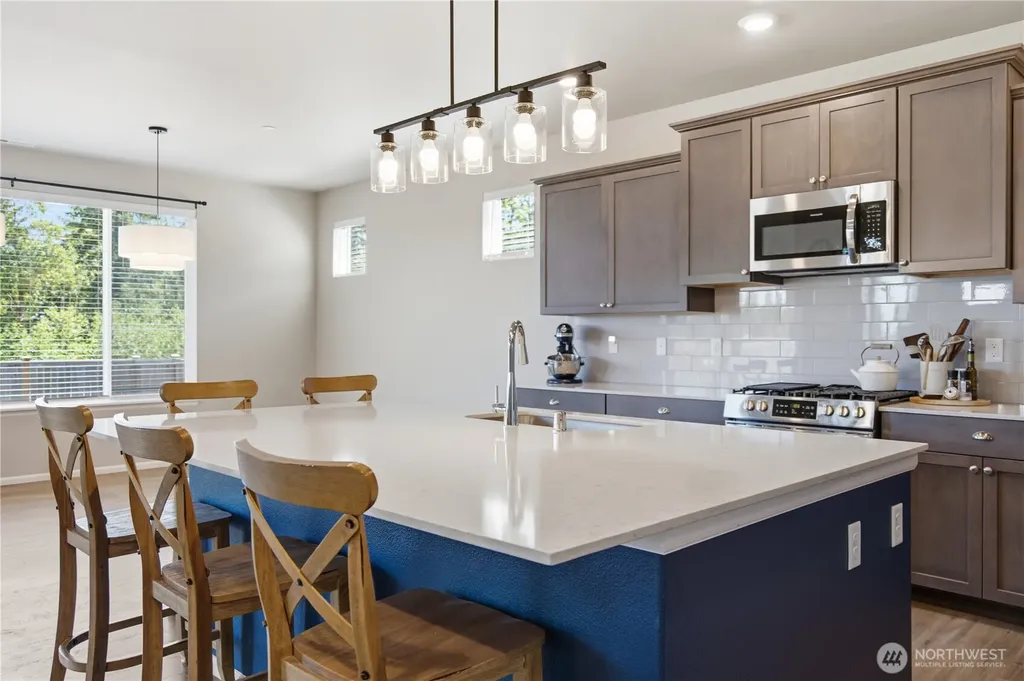 1170 Baker Heights Loop Bremerton WA 98312