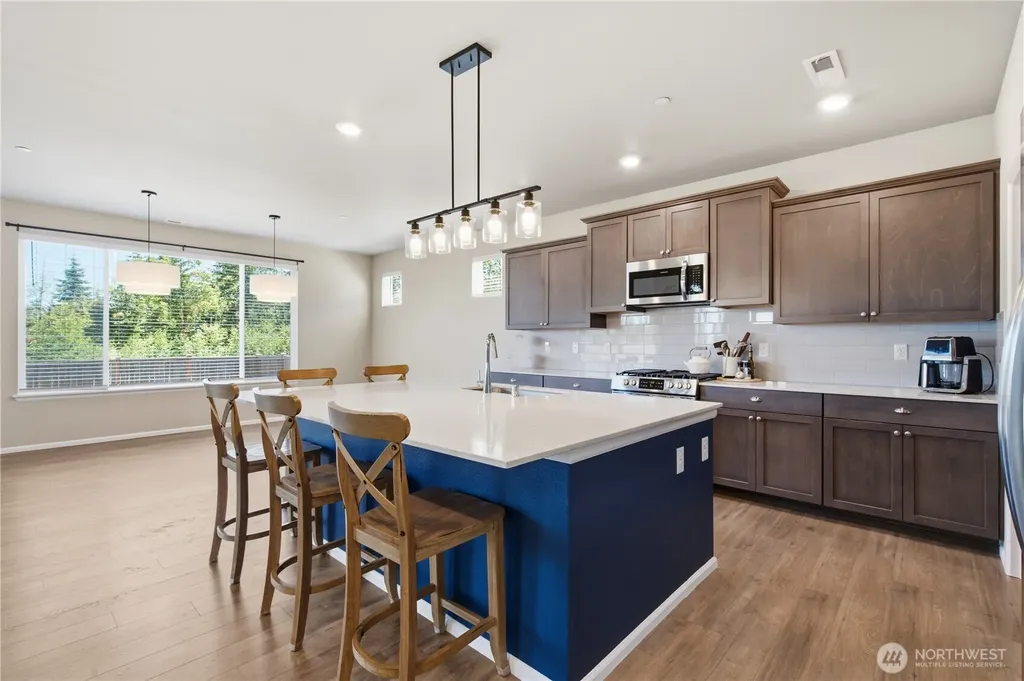 1170 Baker Heights Loop Bremerton WA 98312