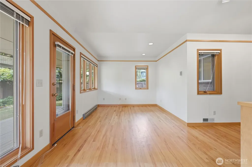 7025 43rd Avenue NE Seattle WA 98115