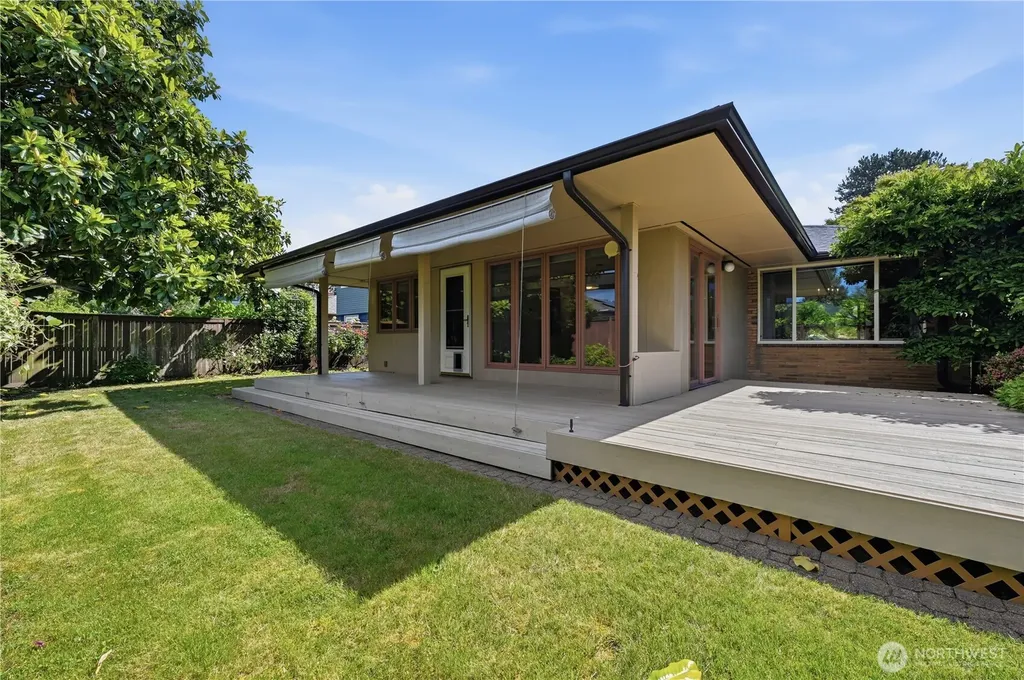 7025 43rd Avenue NE Seattle WA 98115