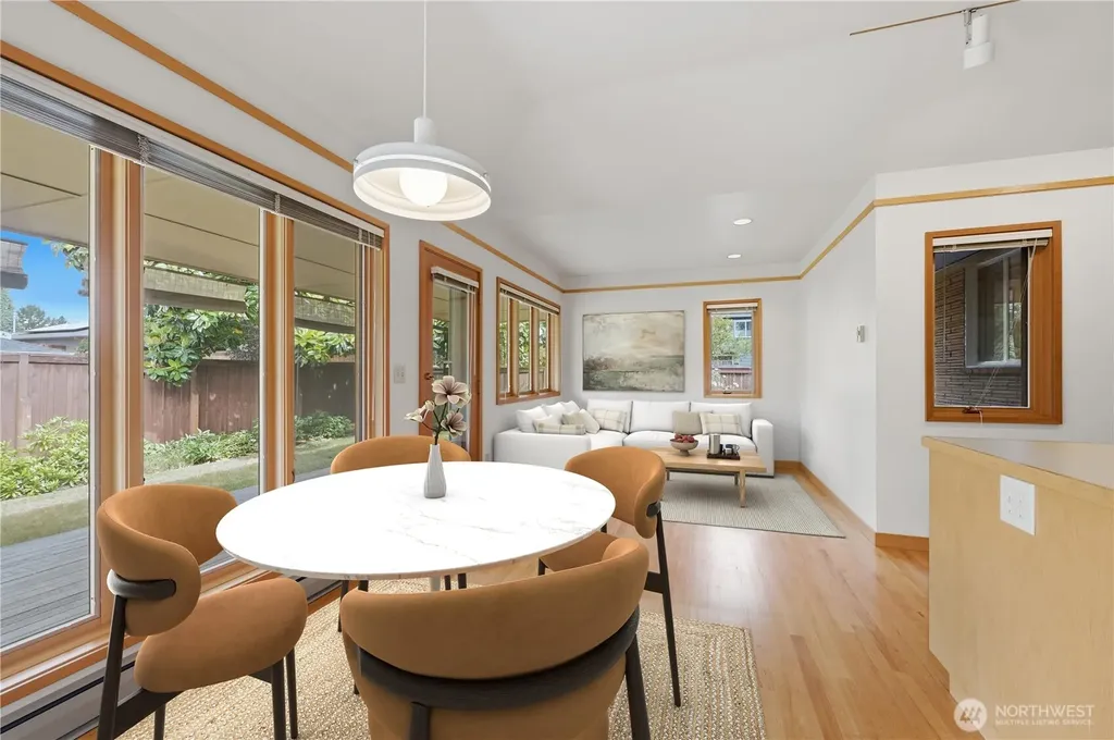 7025 43rd Avenue NE Seattle WA 98115