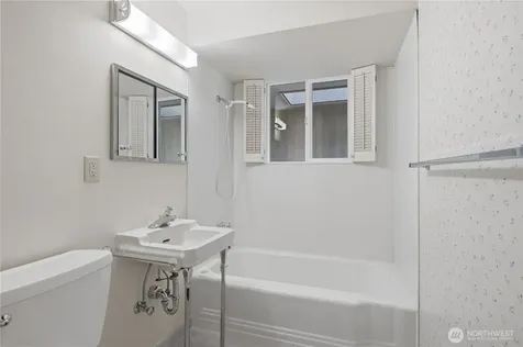 7025 43rd Avenue NE Seattle WA 98115