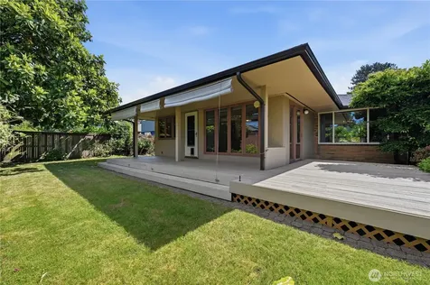7025 43rd Avenue NE Seattle WA 98115