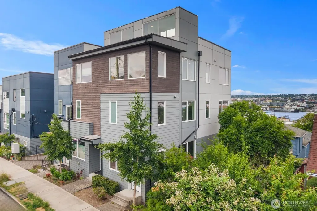 1208 W Emerson Street Seattle WA 98119