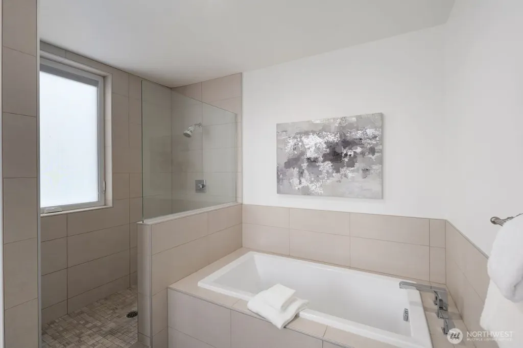 1208 W Emerson Street Seattle WA 98119
