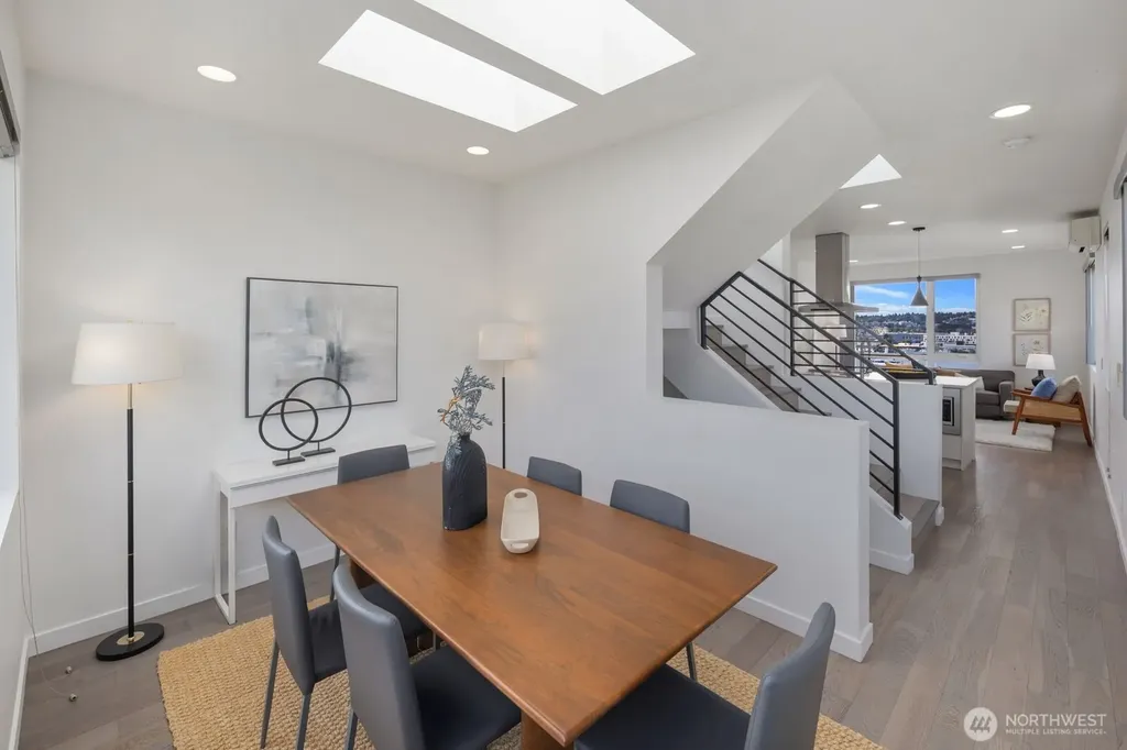 1208 W Emerson Street Seattle WA 98119