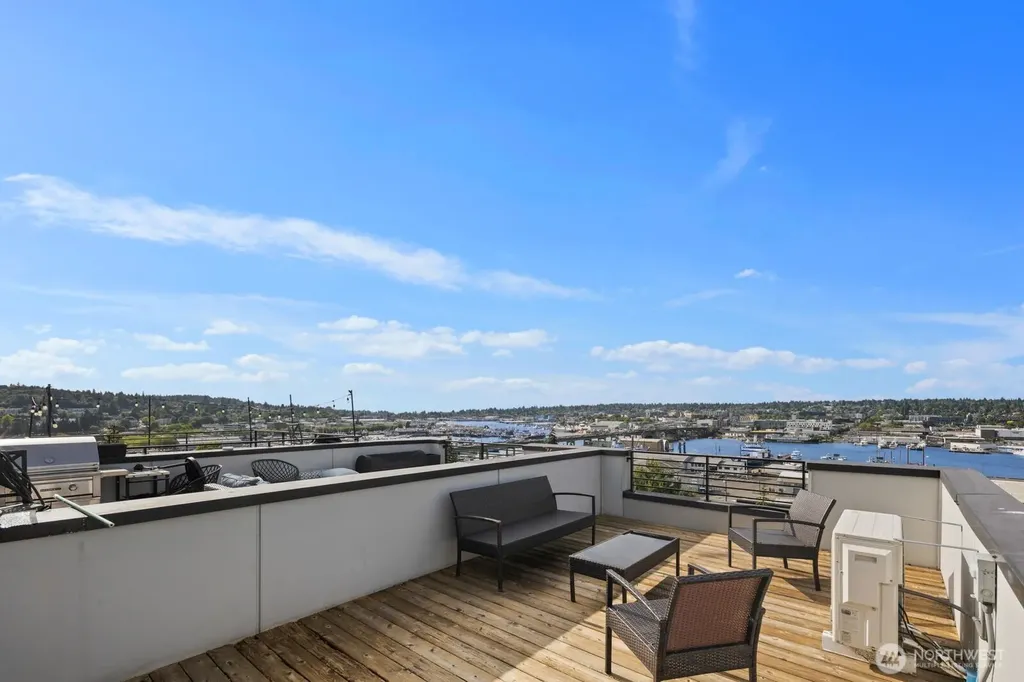 1208 W Emerson Street Seattle WA 98119
