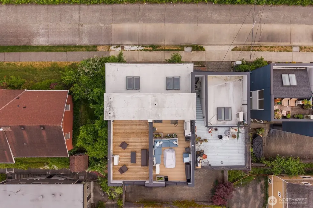 1208 W Emerson Street Seattle WA 98119