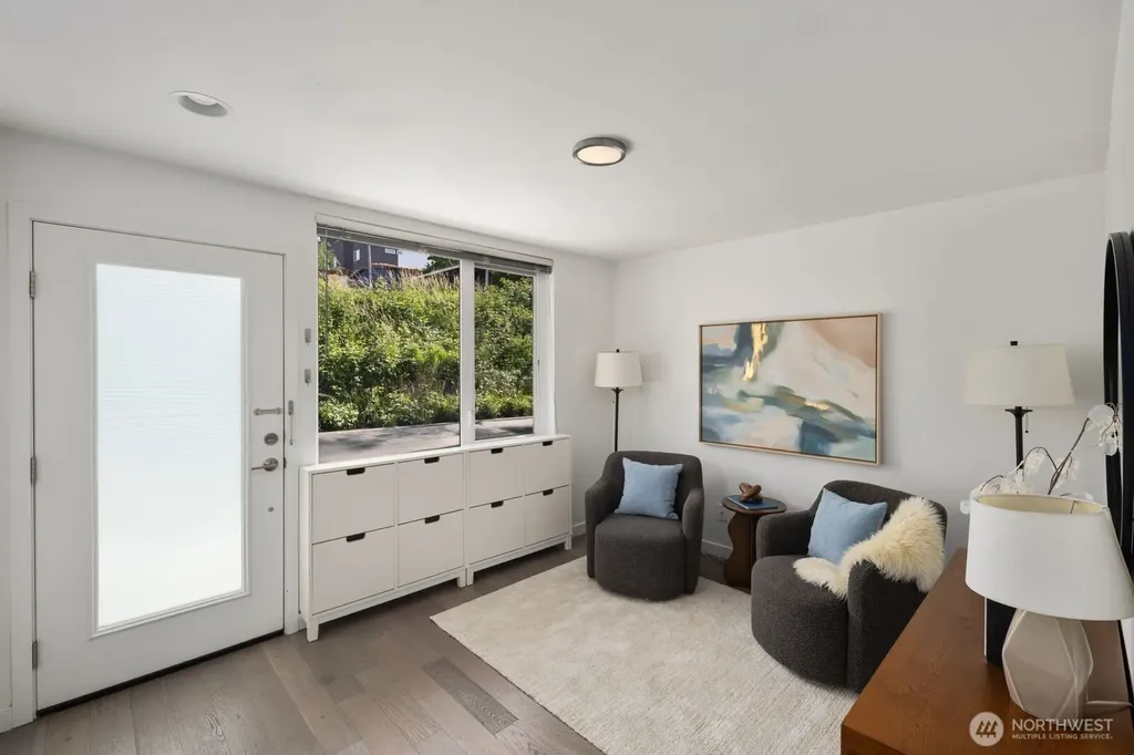 1208 W Emerson Street Seattle WA 98119