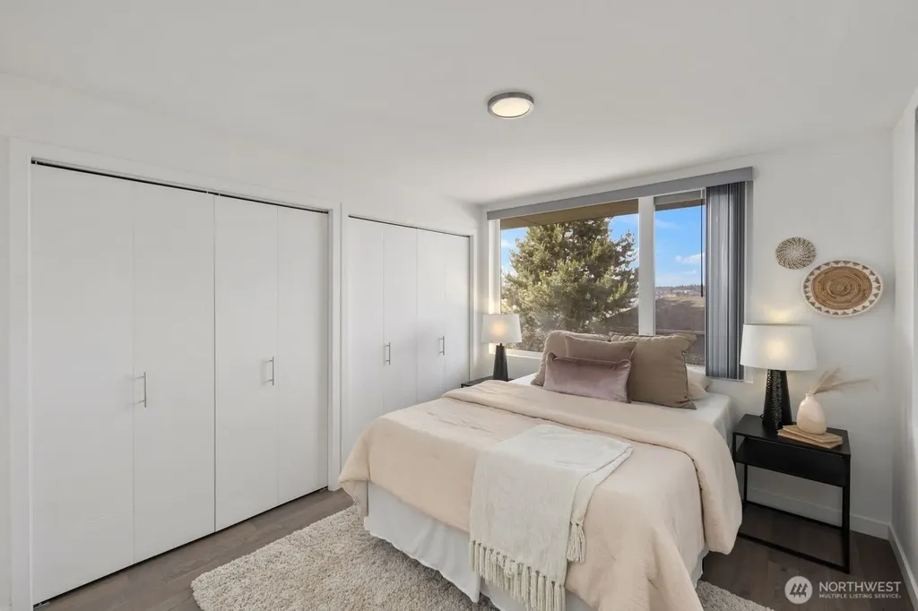 1208 W Emerson Street Seattle WA 98119