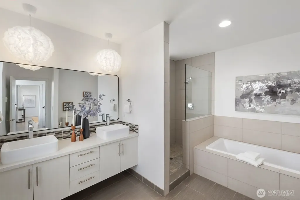 1208 W Emerson Street Seattle WA 98119