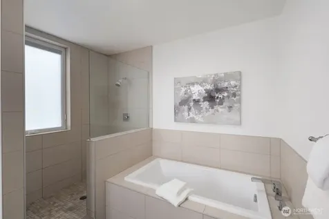 1208 W Emerson Street Seattle WA 98119