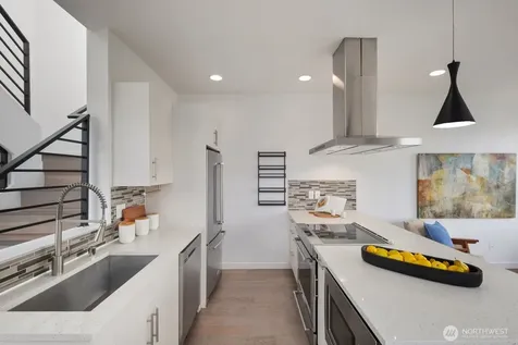 1208 W Emerson Street Seattle WA 98119